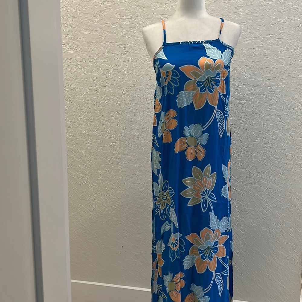 Summer maxi dress adjustable straps cotton material light airy packable tropical